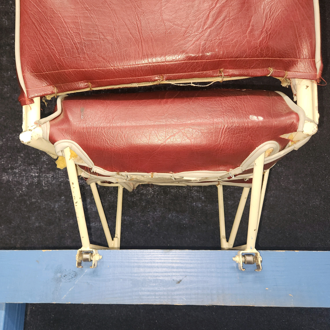 Used aircraft parts for sale, 65879-00 Piper PA28-140 Front Seat Assy LH / RH