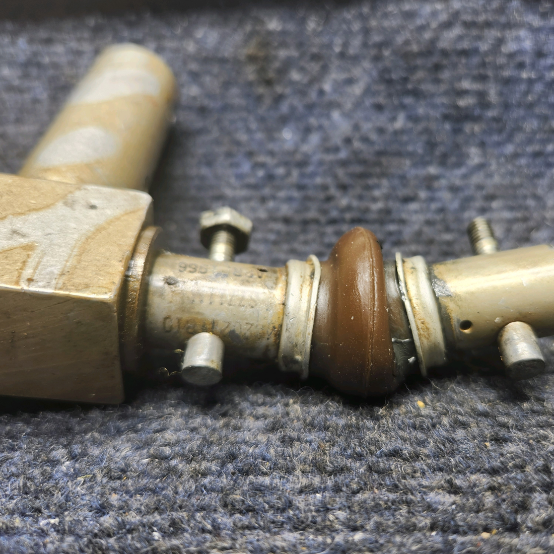 Used aircraft parts for sale, 169-524018-39 Beechcraft A23A Musketeer Custom III CONTROL COLUMN FITTING WITH BUSHING, BEARINGS, SPROCKET
