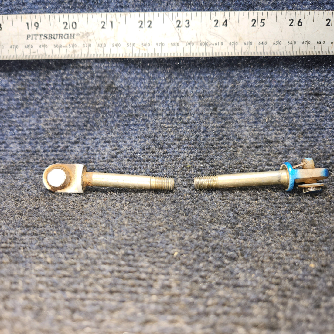 Used aircraft parts for sale, 402-057, 424-204 Piper PA28-161 Door Hinge Pins Set