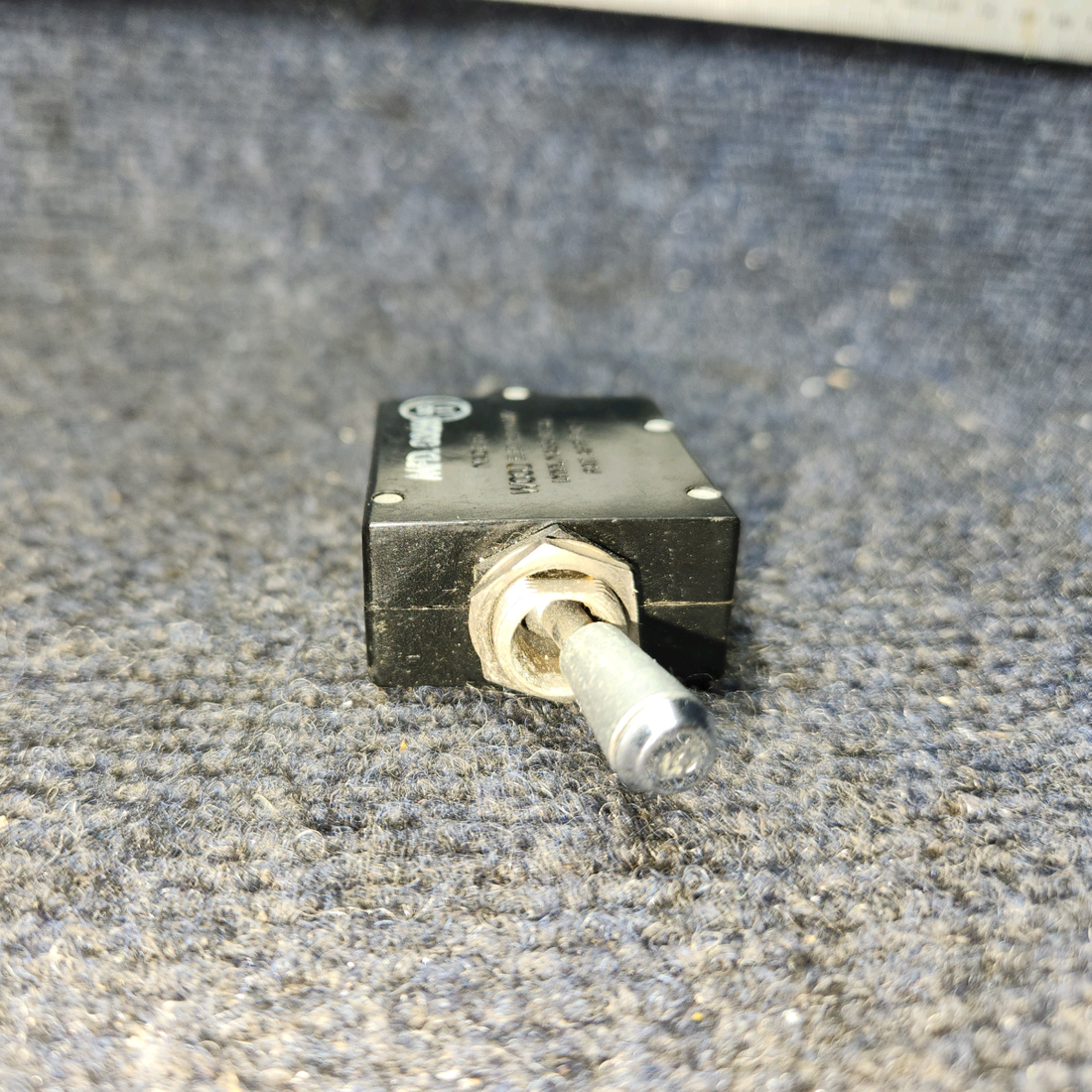 Used aircraft parts for sale, CB‑3105C Wood Electric BEECHCRAFT 95-55B Toggle Switch Circuit Breaker