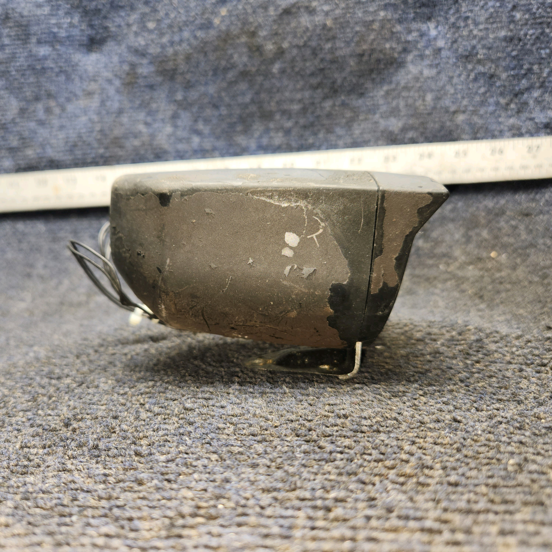 Used aircraft parts for sale, C6605O1-0102 Cessna 172RG Cessna Compas Botton Mount