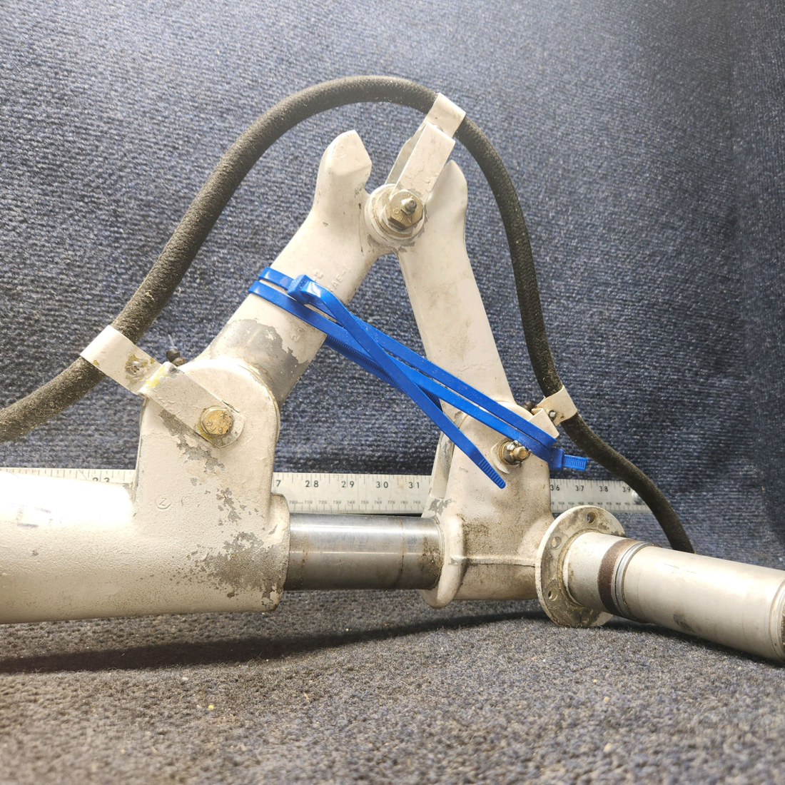 Used aircraft parts for sale, 35644-902 Piper PA28-140 Main Landing Assembly - LH