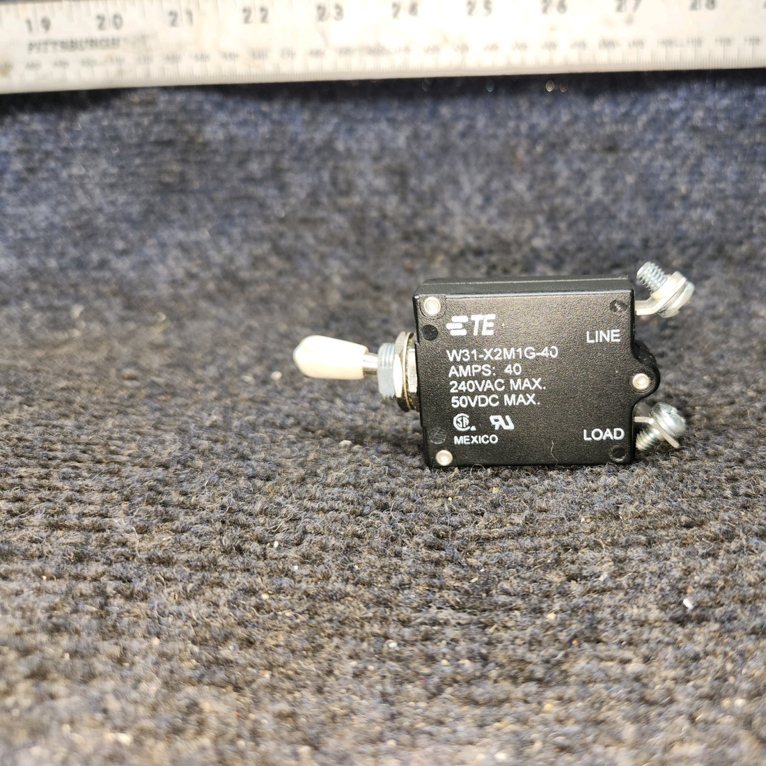 Used aircraft parts for sale, W31X2M1G40 Tyco Electronics W31 Series PIPER PA-24-250 Circuit  Breaker - 40 Amps