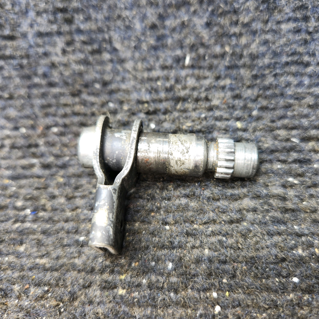 Used aircraft parts for sale, 0413195-3, 0511227-7 Cessna 172E Cabin Door Handle Plate Assembly with Shaft