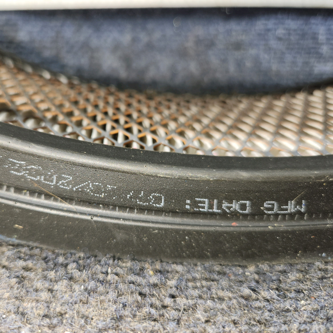 Used aircraft parts for sale, P617058 Donaldson PIPER PA28-140 Oval Piper Filter