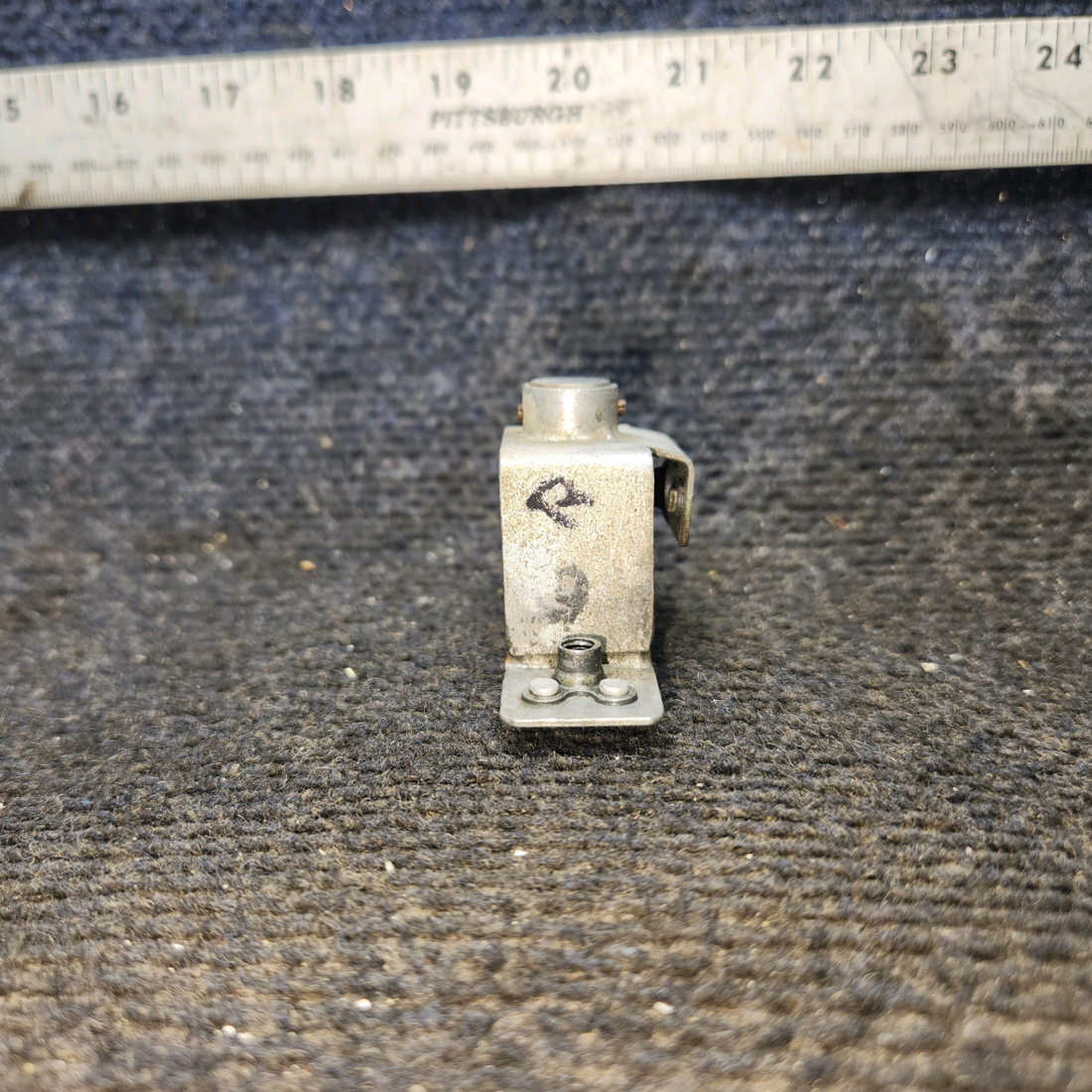 Used aircraft parts for sale, 0412066-1 cessna 150G Cabin Door Rotary Clutch Assembly