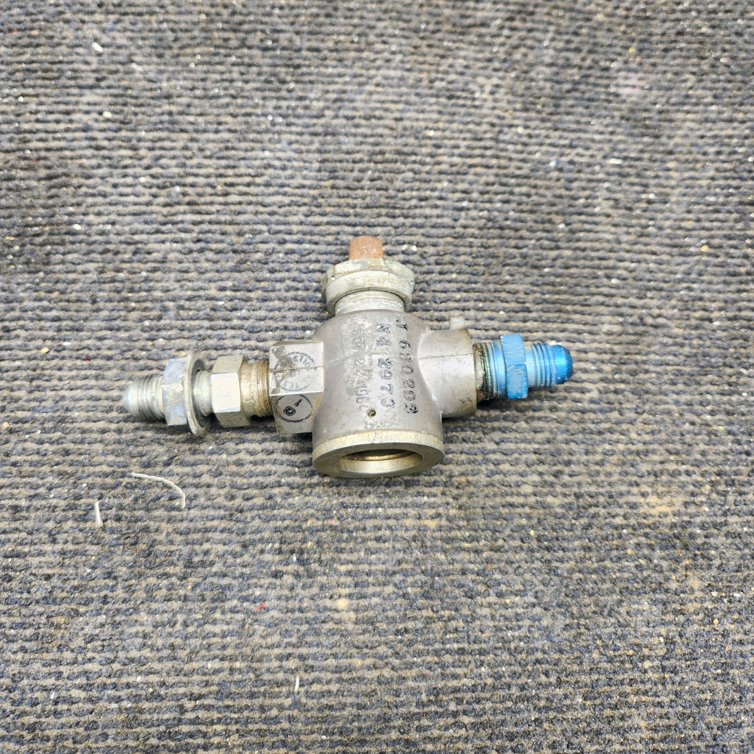 Used aircraft parts for sale, C482001-0101 cessna 150G Suction Relief Valve