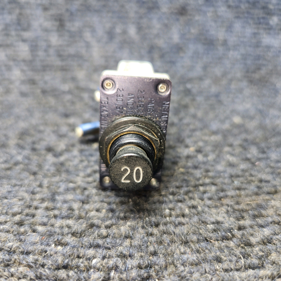 Used aircraft parts for sale, D7271‑8‑20 klixon BEECHCRAFT 95-55B Push/Pull Thermal Circuit Breaker
