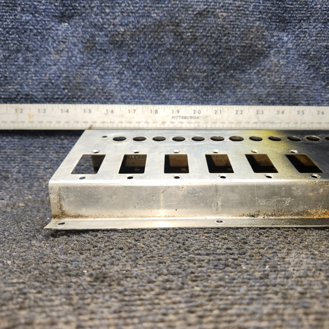 Used aircraft parts for sale, 0713622-4 Cessna 182G Switch Panel