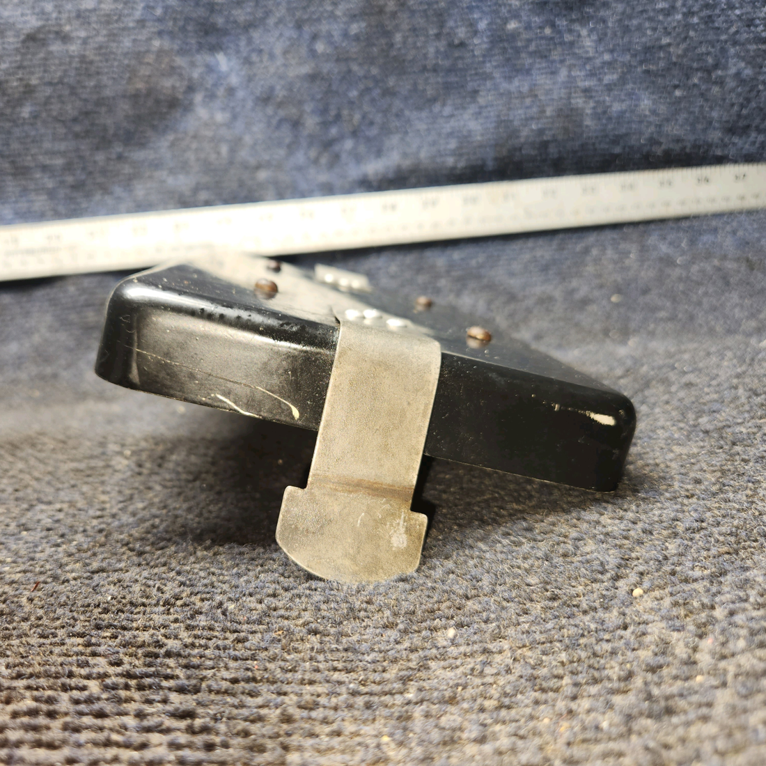 Used aircraft parts for sale, 0413307-21 Cessna 172E Battery Box Lid Assy