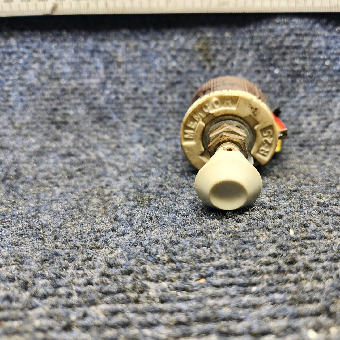 Used aircraft parts for sale, 35-380055-1 Beechcraft A23A Musketeer Custom III RHEOSTAT W KNOB