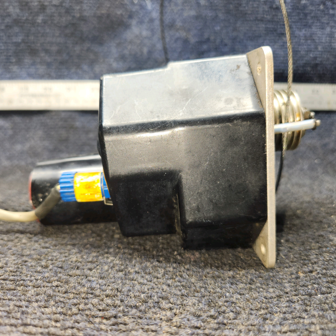 Used aircraft parts for sale, 1C363-1-341R EDO-AIRE Beechcraft C23 SUNDOWNER Roll Servo Assembly