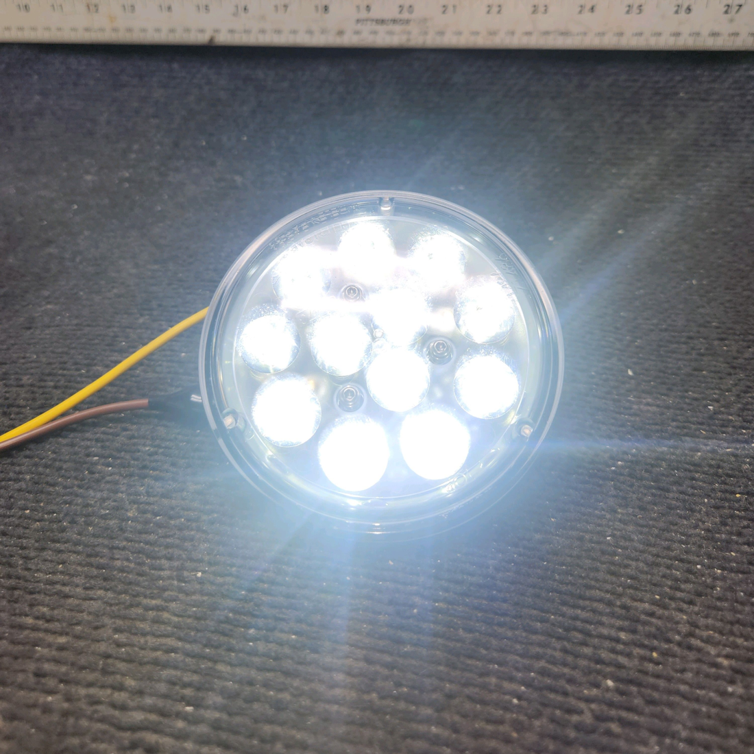 Used aircraft parts for sale, 01-0771833-10 Whelen Cessna 182G LED Replacement Landing Light - 14V
