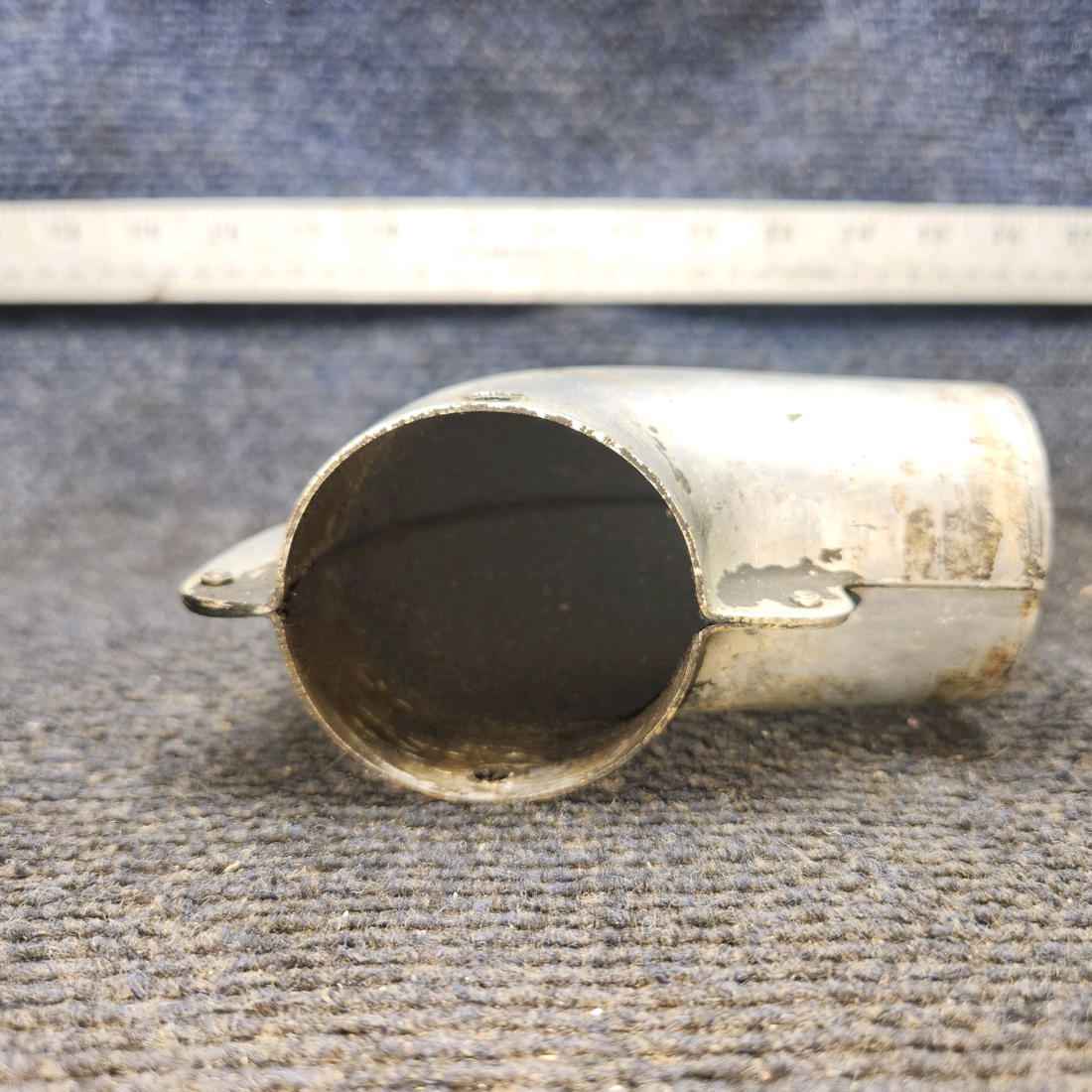 Used aircraft parts for sale, 0413233 cessna 150G Cabin Air Vent Elbow