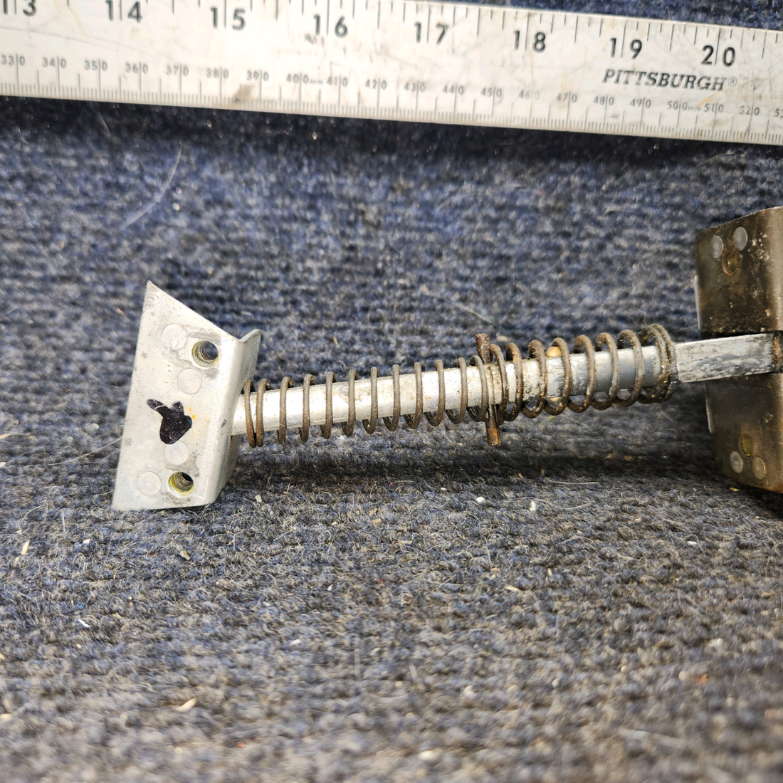 Used aircraft parts for sale, 0517012-4 cessna 172N Cabin Door Latch Assembly – RH