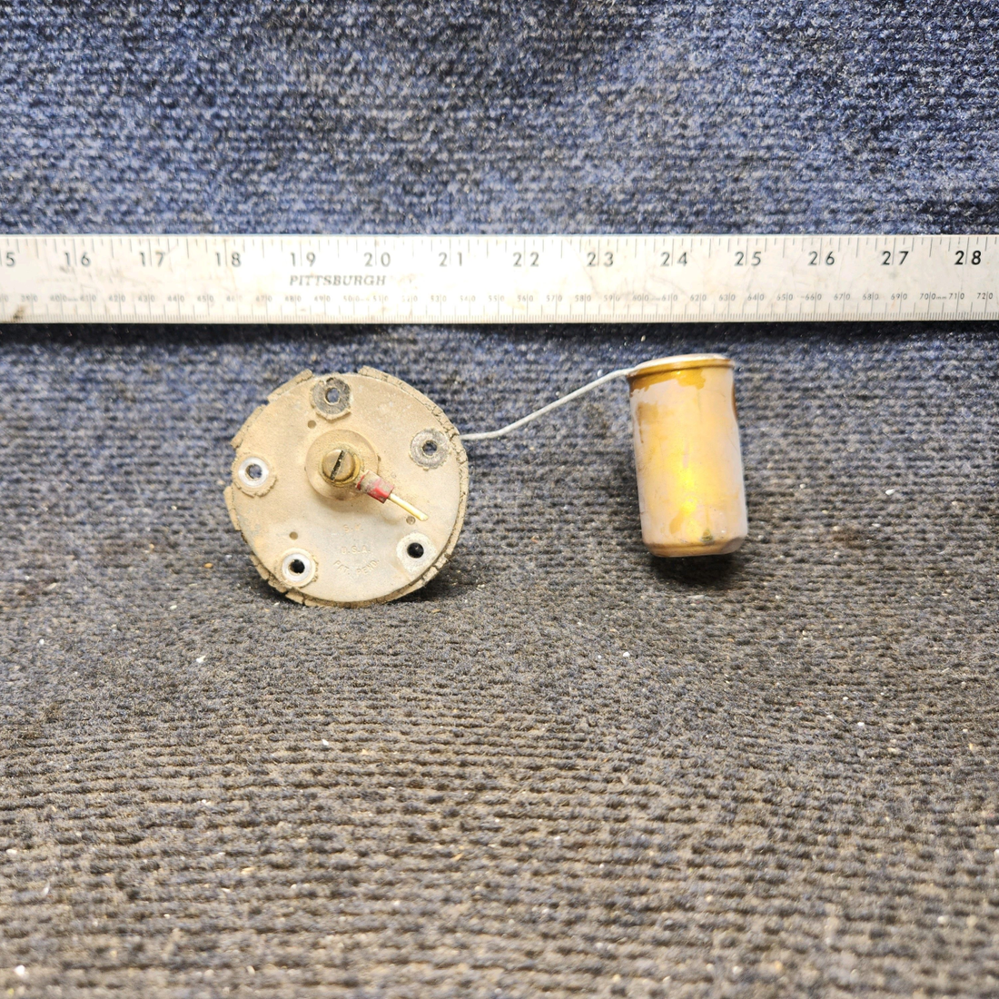Used aircraft parts for sale, 0426517-1 cessna 150G Fuel Gauge Transmitter