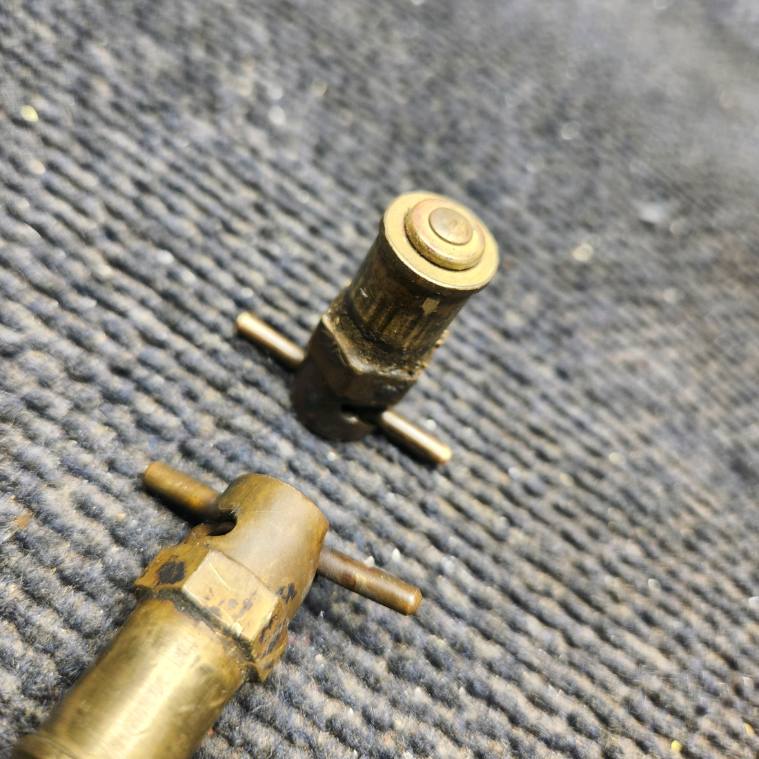 Used aircraft parts for sale, CCA-3400 Beechcraft 35-33 Fuel Drain Valve