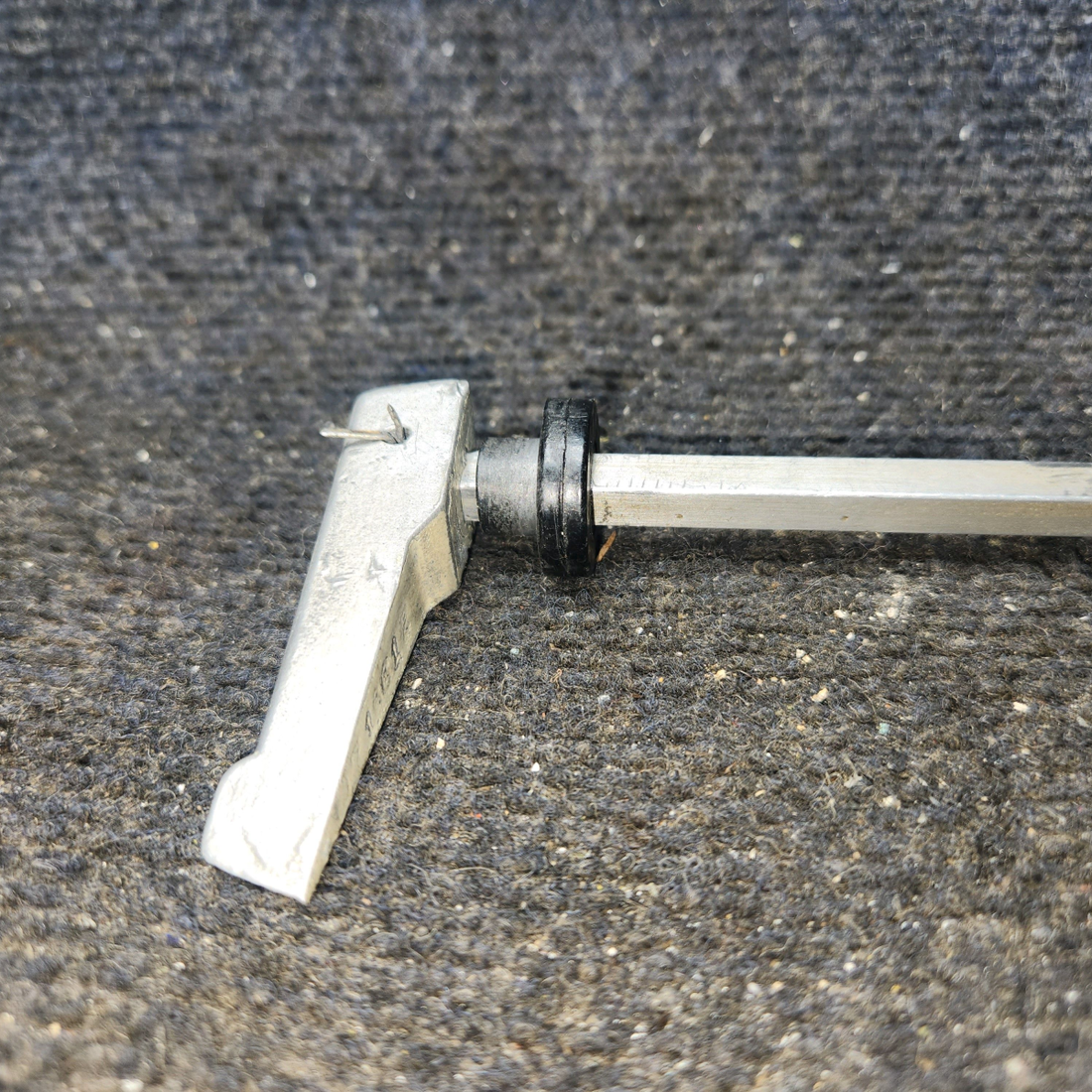Used aircraft parts for sale, 0513120-6 Cessna 172 E Fuel Selector Valve Assembly with Shaft and Handle
