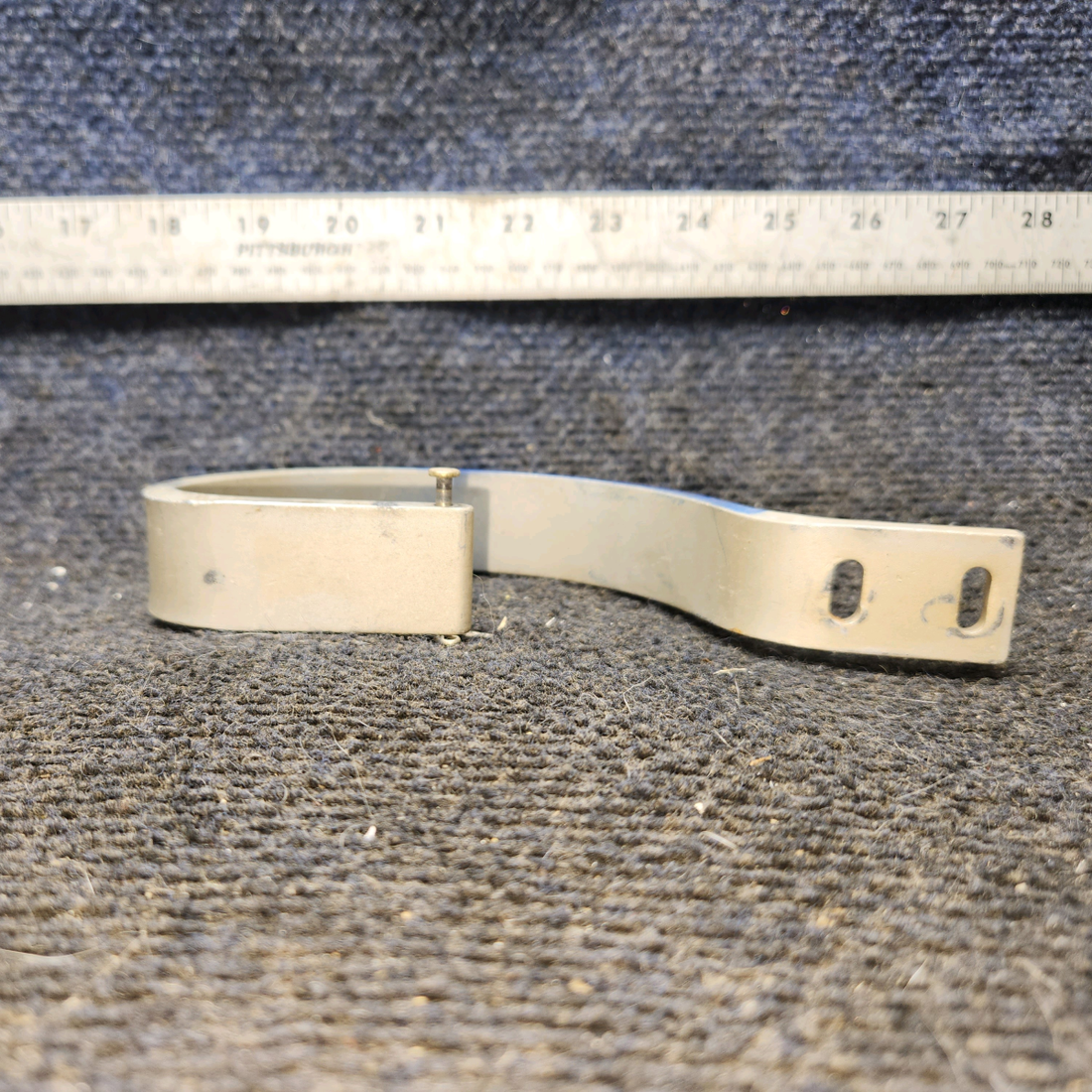 Used aircraft parts for sale, 0512200-2 cessna 172N Baggage Door Hinge Assembly