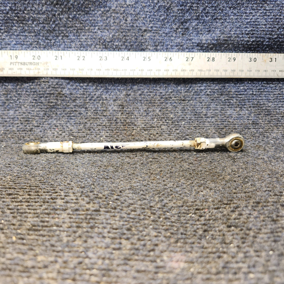 Used aircraft parts for sale, 0523218-2 Cessna 172 Aileron Push Pull Rod Assembly