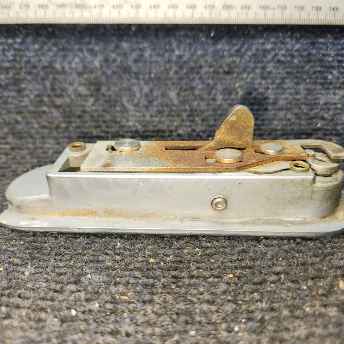 Used aircraft parts for sale, H2532-6 Beechcraft C23 SUNDOWNER Cabin Door Latch Assembly w/Key - RH