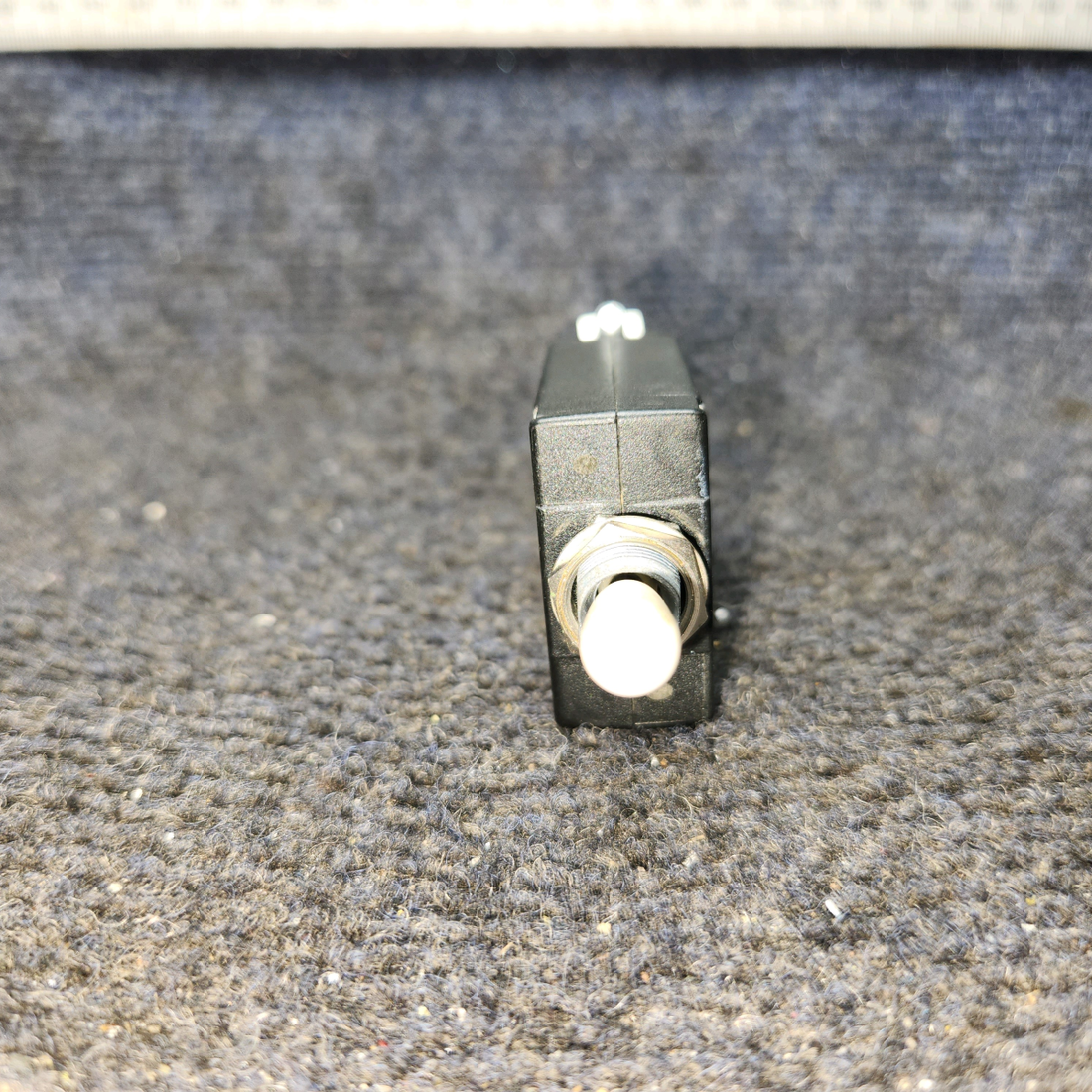 Used aircraft parts for sale, W31X2M1G40 Tyco Electronics W31 Series PIPER PA-24-250 Circuit  Breaker - 40 Amps