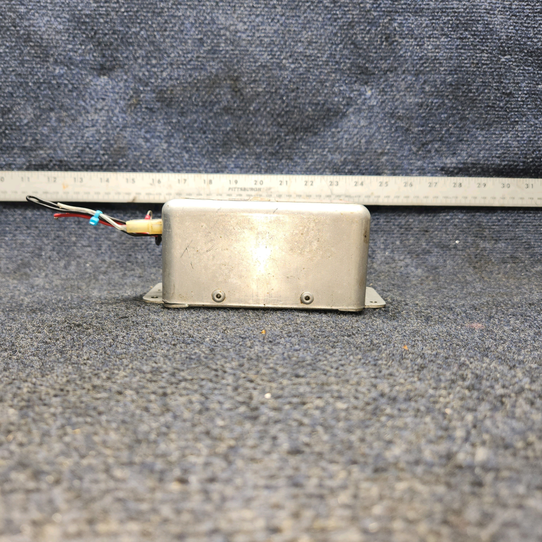 Used aircraft parts for sale, HS Whelen WHELEN Beechcraft A24R Strobe Light Power Supply (Volts: 14) Tested