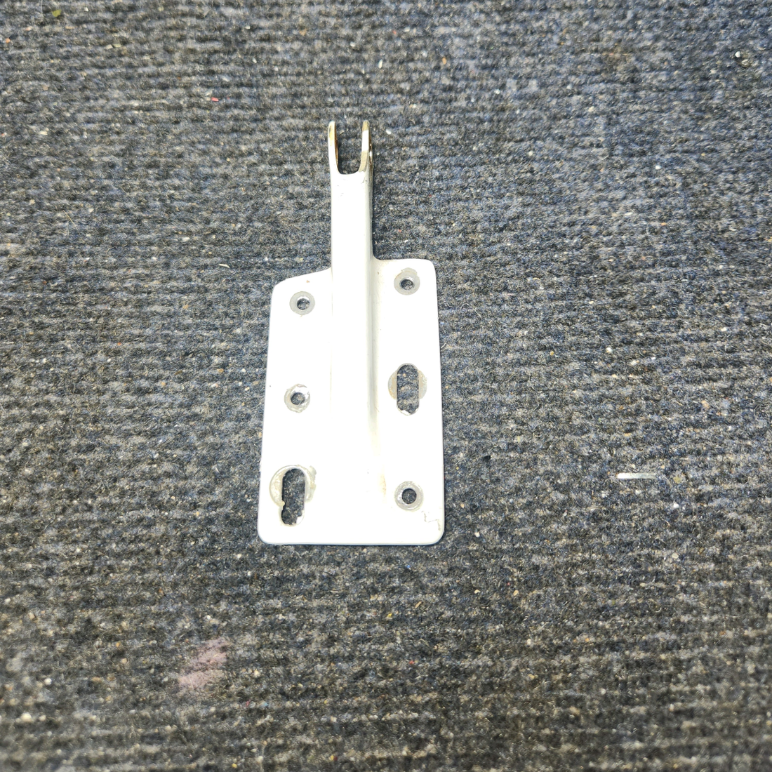 Used aircraft parts for sale, 79475-007 Piper PA28-161 Upper Cabin Door Hinge