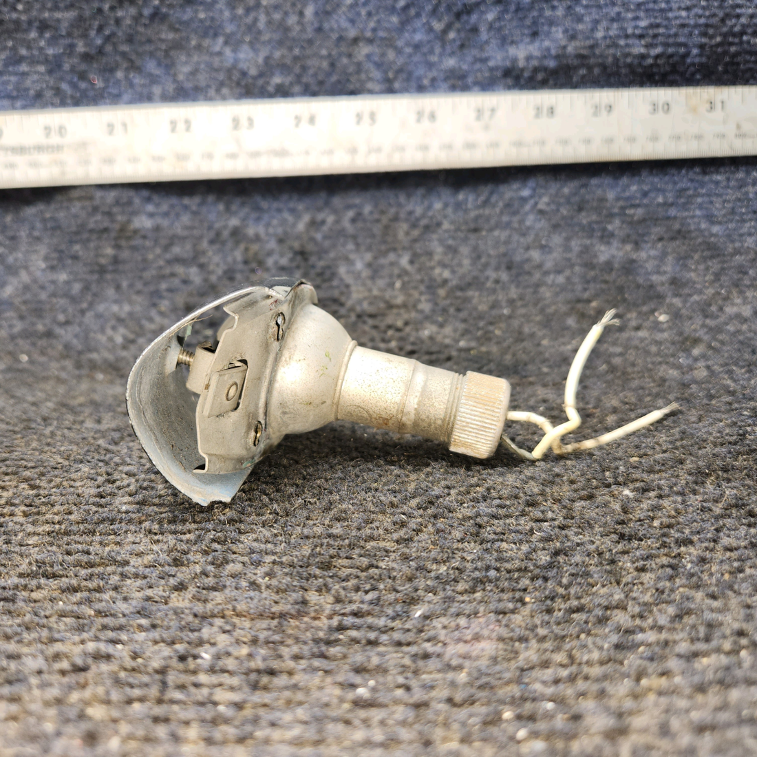 Used aircraft parts for sale, 0423006-21 Cessna 172E Wing Position Light Assembly LH