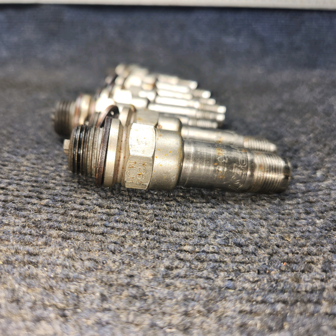 Used aircraft parts for sale, UREM38E Tempest UREM38E Piper PA28-161 Spark Plug - Set of 8