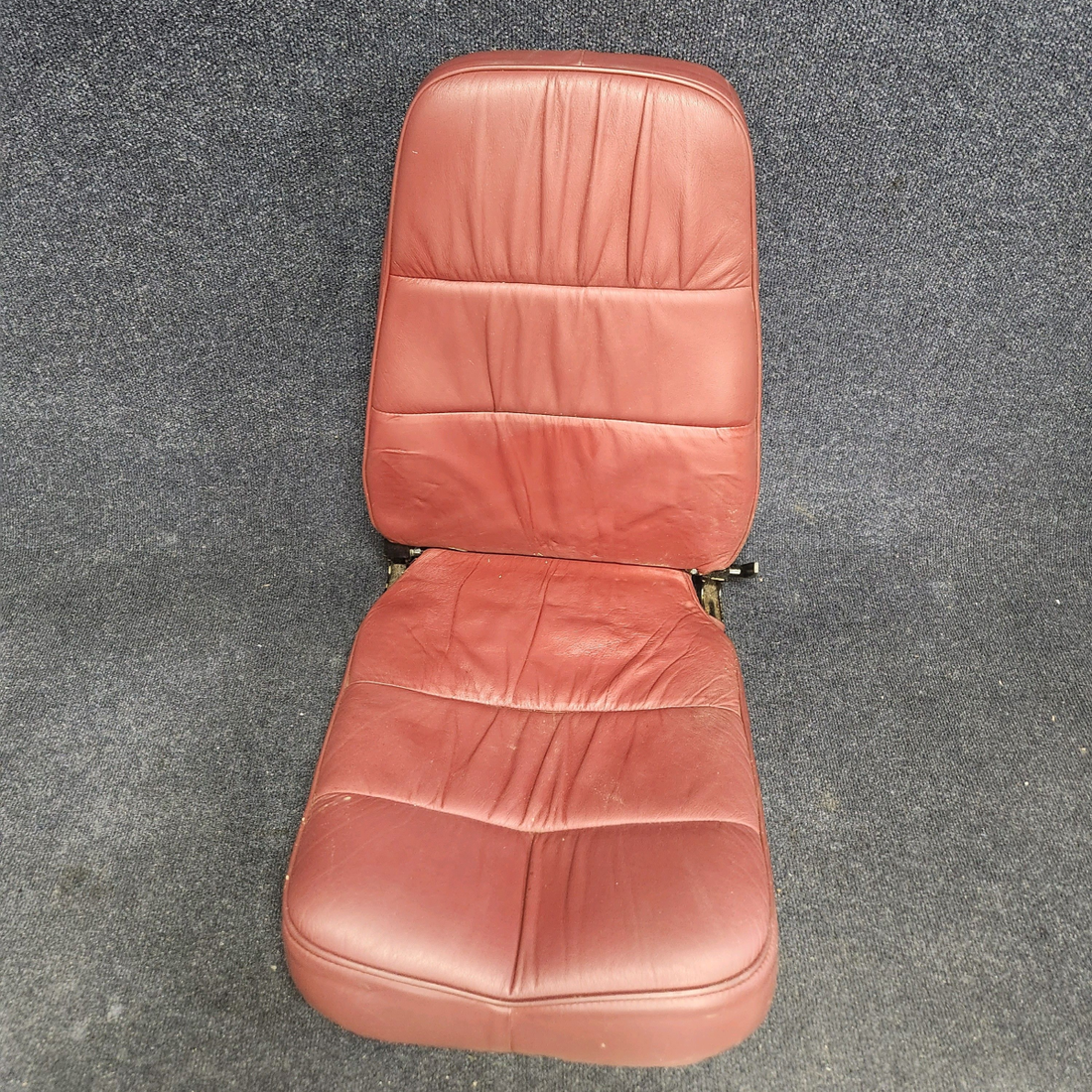 Used aircraft parts for sale, 96827-033 Piper PA32RT-300 PASSENGER SEAT CENTER LH REAR FACING
