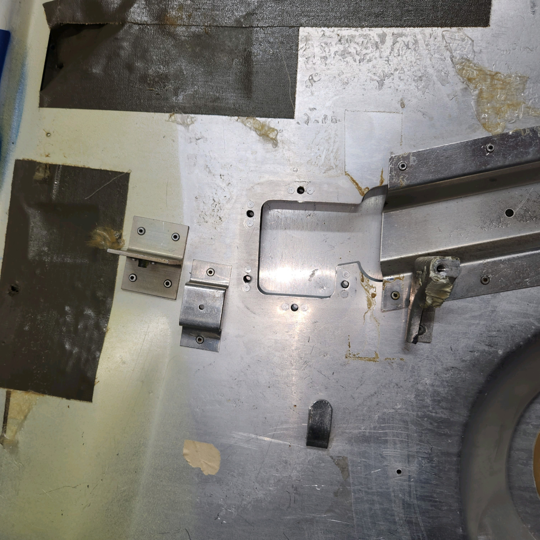 Used aircraft parts for sale, 0511803-26, 0711050-6 cessna 172N Cabin Door RH - Structure Assembly