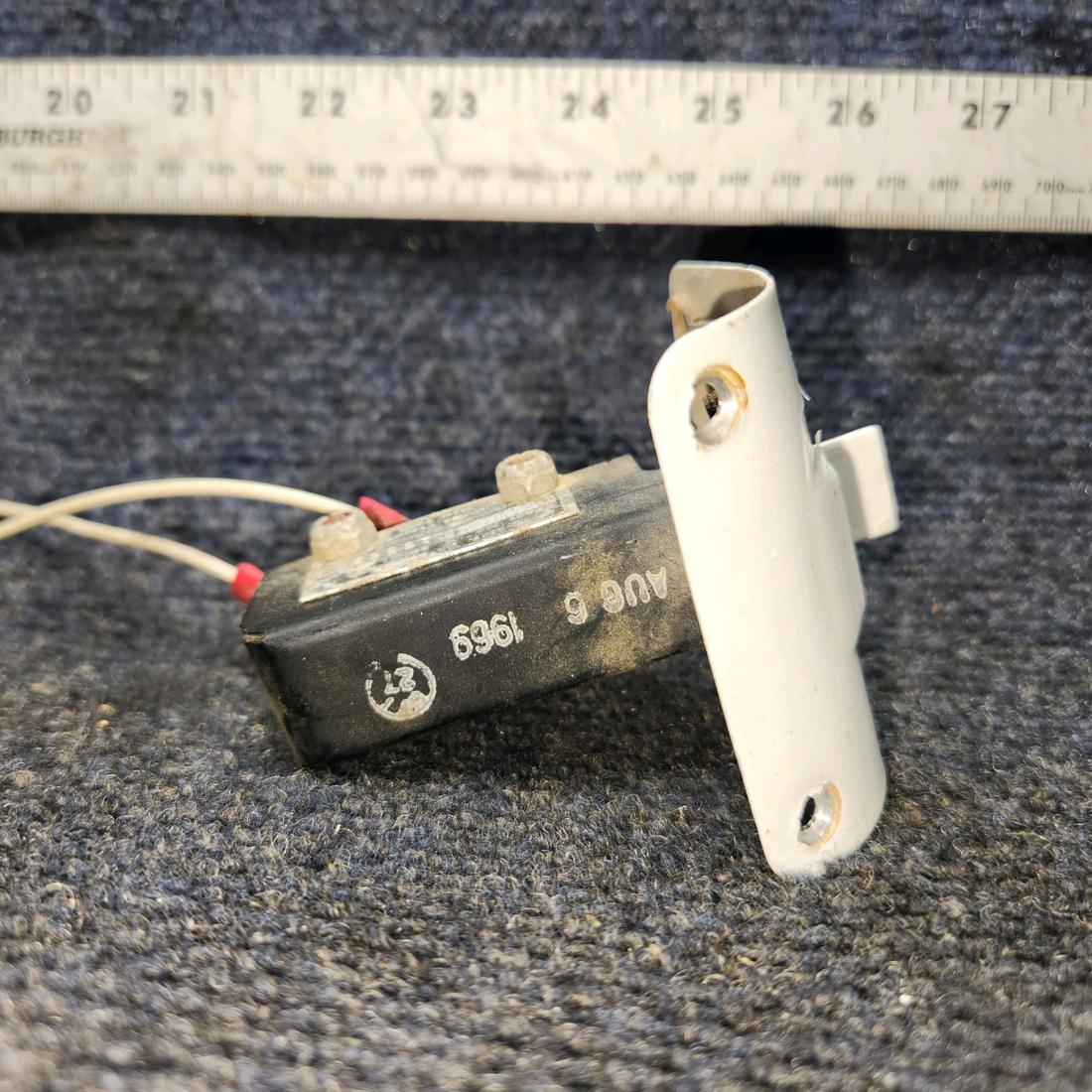 Used aircraft parts for sale, C-52207-4 Safe Flight Piper PA28-140 Safe Flight Lift Detector