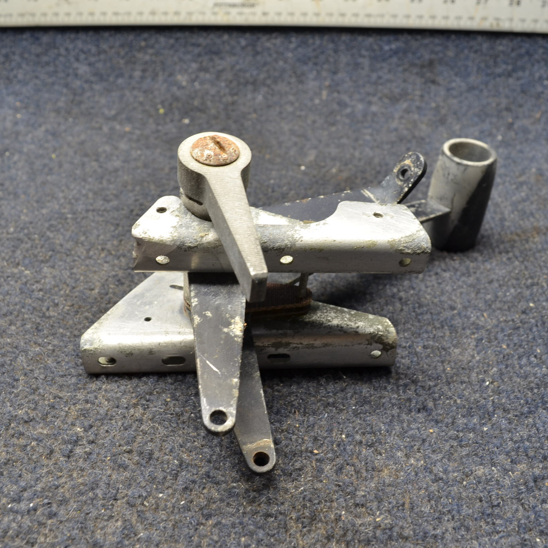 Used aircraft parts for sale, 65850-000 PIPER PA28-140 ENGINE CONTROL QUADRANT