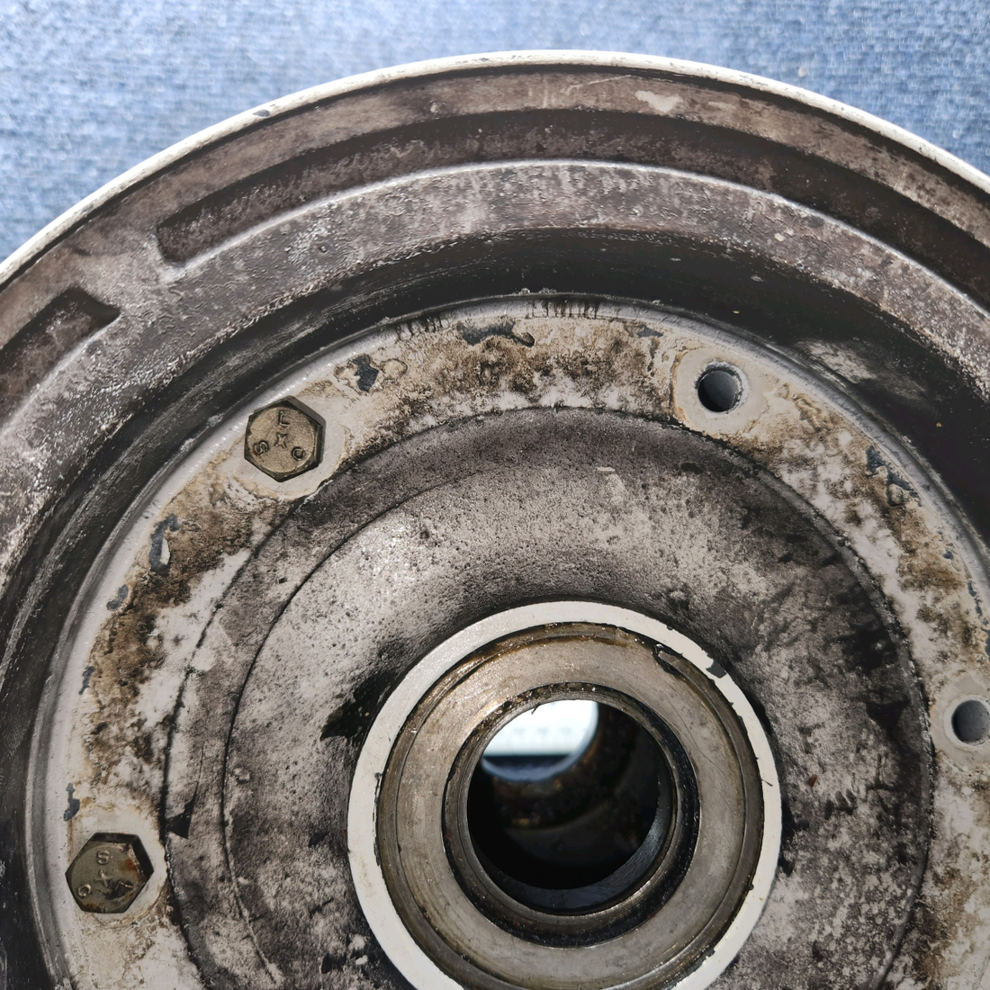 Used aircraft parts for sale, 40-98 BEECHCRAFT 95-55B Main Gear Wheel Assembly – 8"