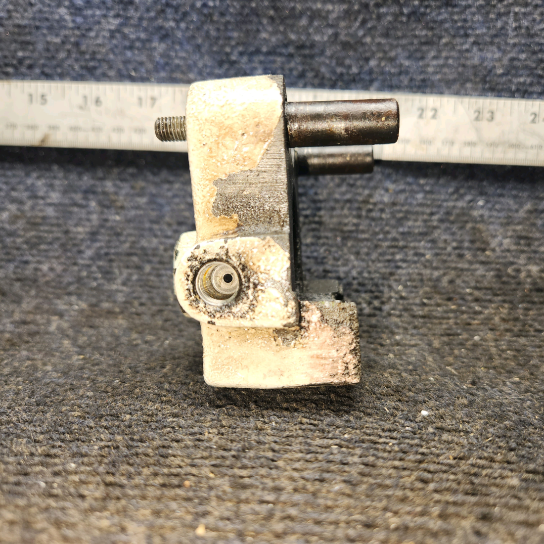 Used aircraft parts for sale, C163030-0103 Cleveland cessna 150G Brake Caliper Assembly