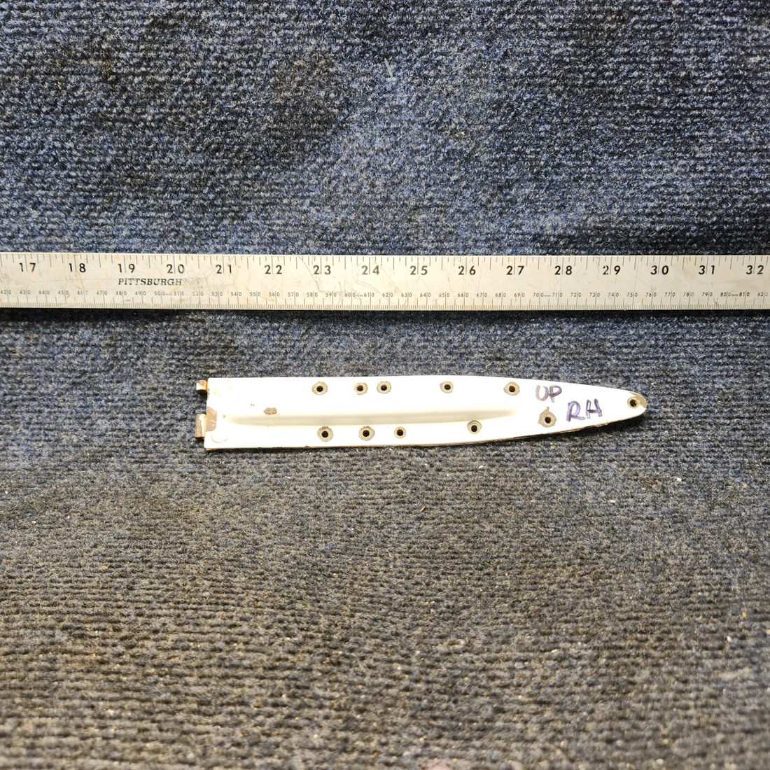 Used aircraft parts for sale, 0511238-2 Cessna Cabin Door  AFT Hinge Assembly - RH