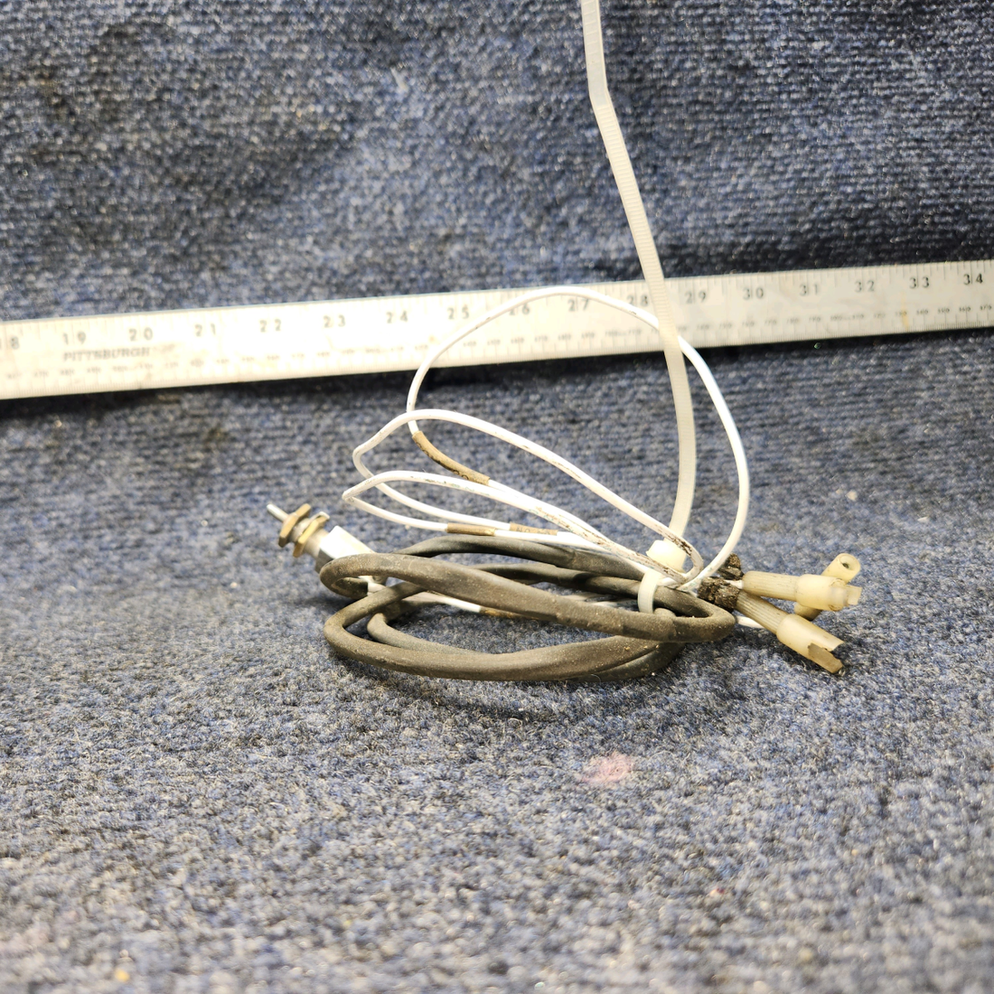 Used aircraft parts for sale, S1377-2 Cessna 172RG Switch Nose Gear Down Lock