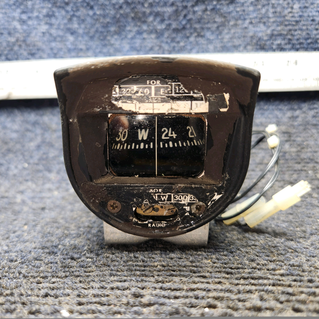 Used aircraft parts for sale, C6605O1-0102 Cessna 172RG Cessna Compas Botton Mount