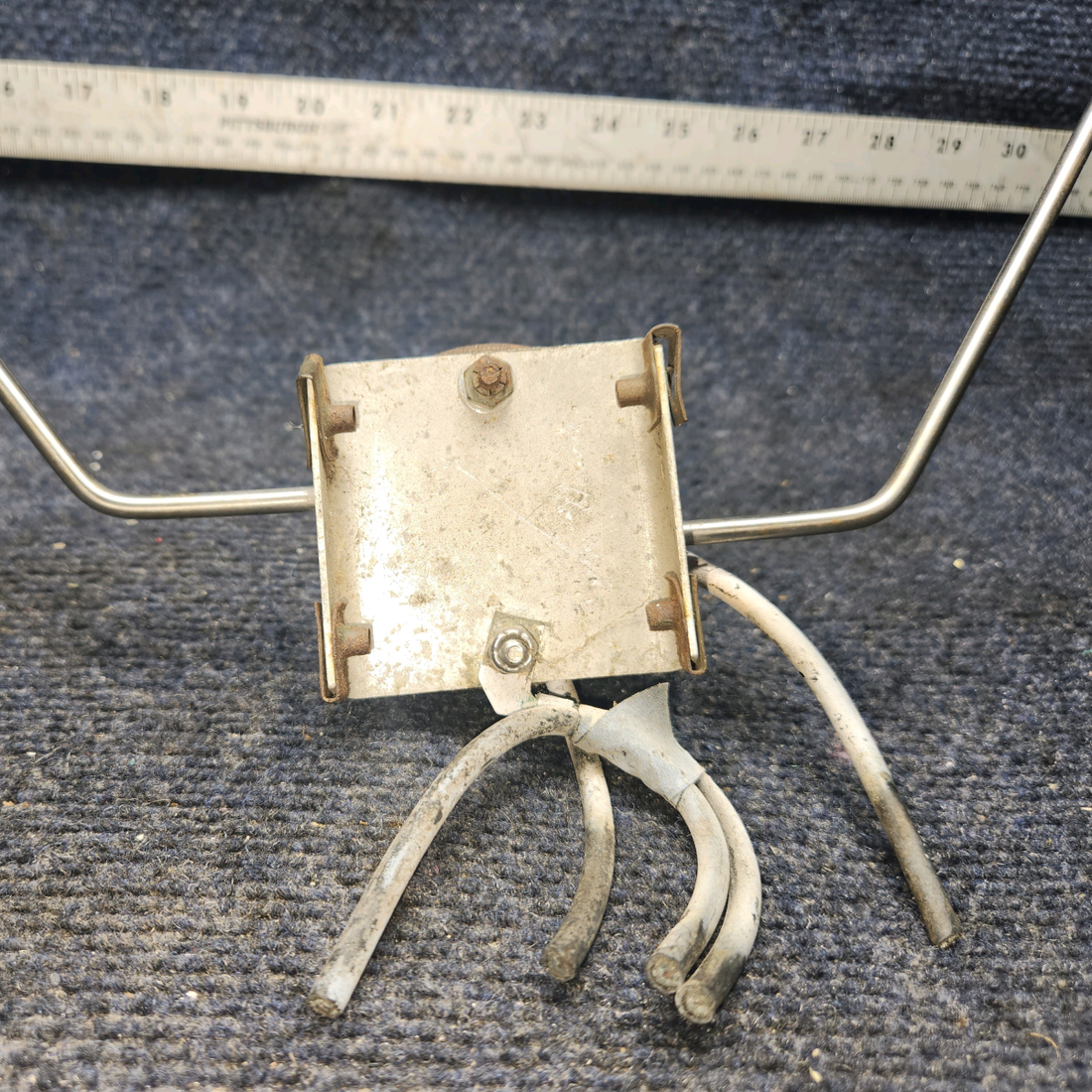 Used aircraft parts for sale, 451-273 PIPER PA28-140 Omni  Recieving Antena