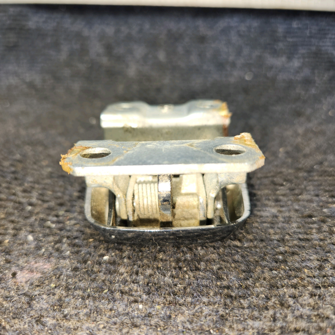 Used aircraft parts for sale, 464-048 Piper PA32RT-300 Aft Cabin Door Handle - LH