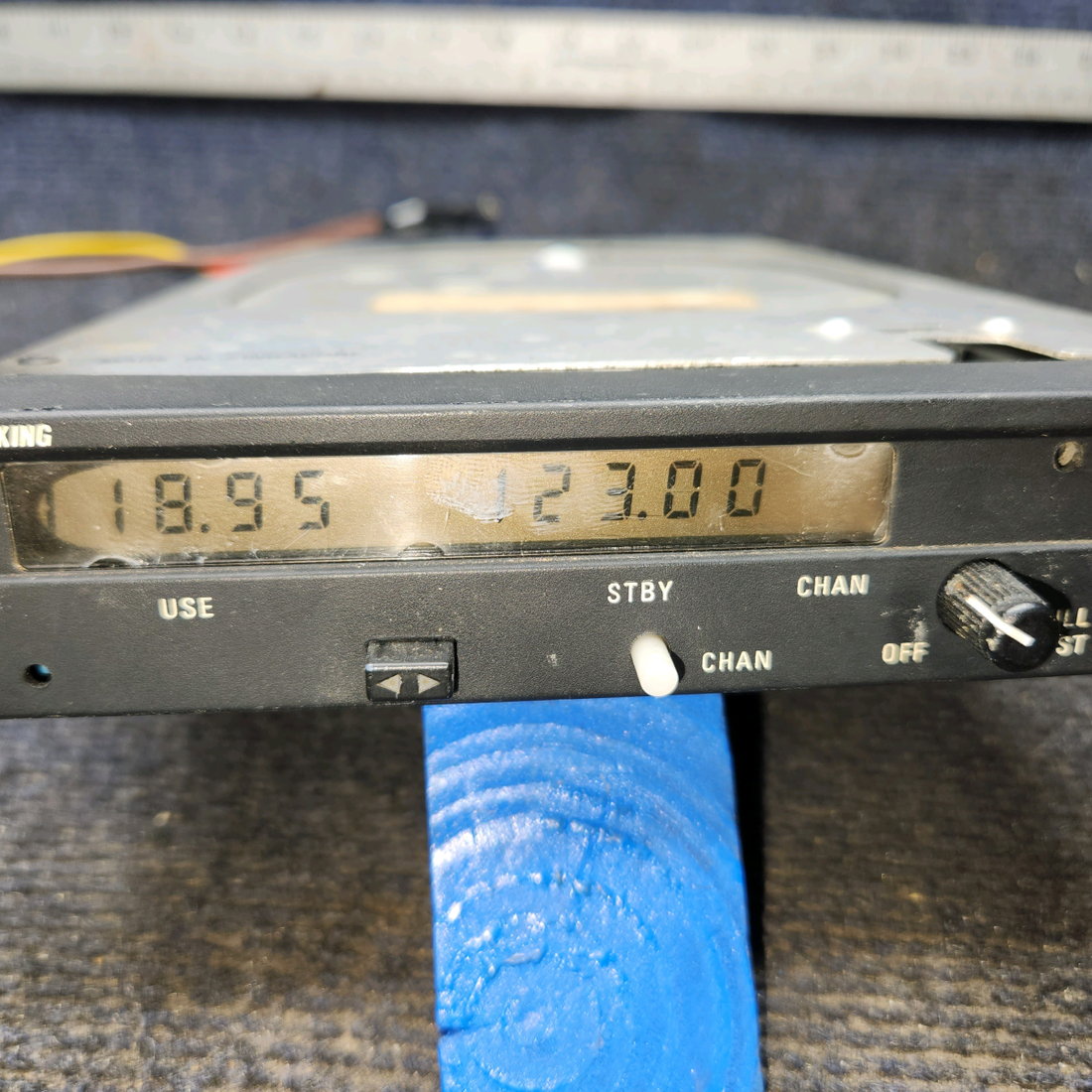 Used aircraft parts for sale, 064-1051-70 King KY-97A Piper PA28-140 Com Transceiver with rack and connector 14V