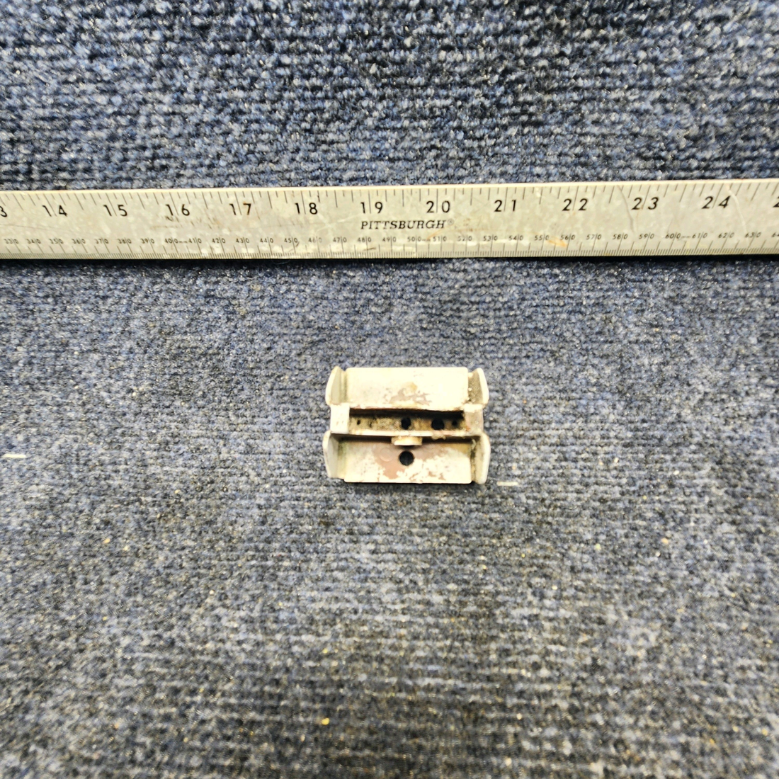 Used aircraft parts for sale, 35-135025-32 Beechcraft F33A HINGE BRACKET ALEIRON