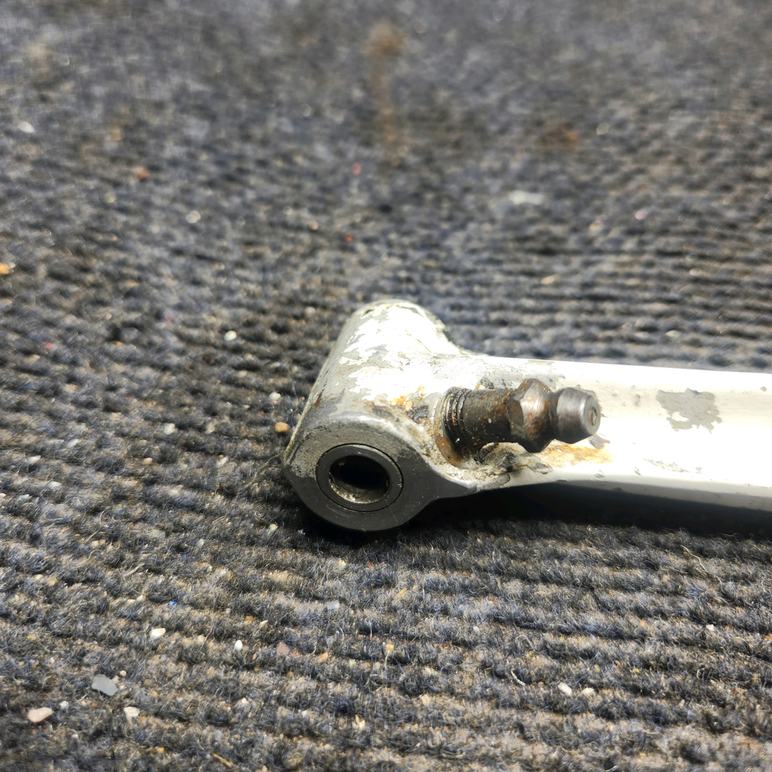 Used aircraft parts for sale, 35-815129 Beechcraft 35-33 Main Gear Retract Leg Assy - RH
