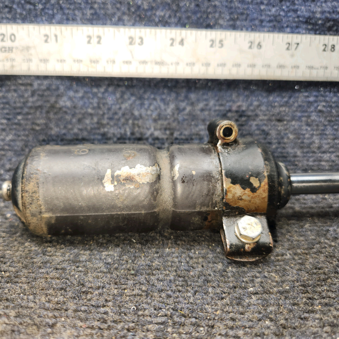 Used aircraft parts for sale, 486599 Maeco PIPER PA28-140 Shimmy Dampener Assembly