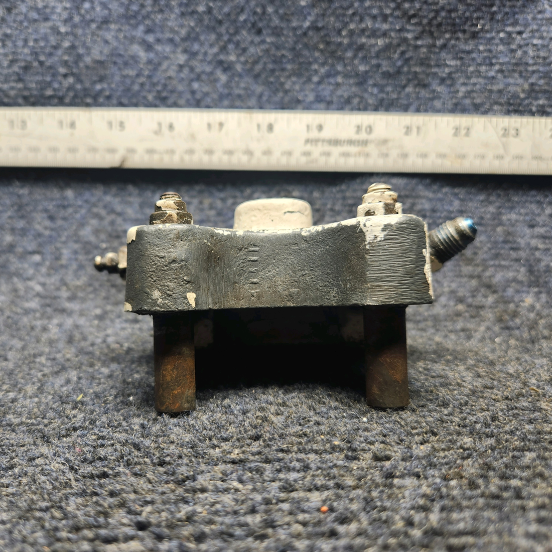 Used aircraft parts for sale, 30-63A Cleveland 30-63A Beechcraft A23A Musketeer Custom III BRAKE CALIPER ASSEMBLY LH / RH