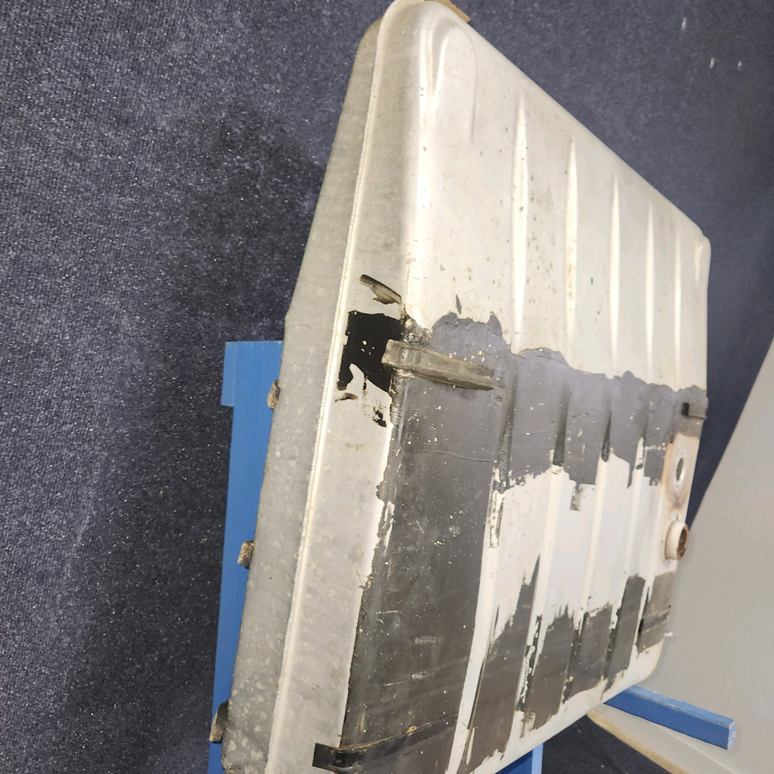 Used aircraft parts for sale, 0526007-4 Cessna 172E Fuel Tank Assembly RH