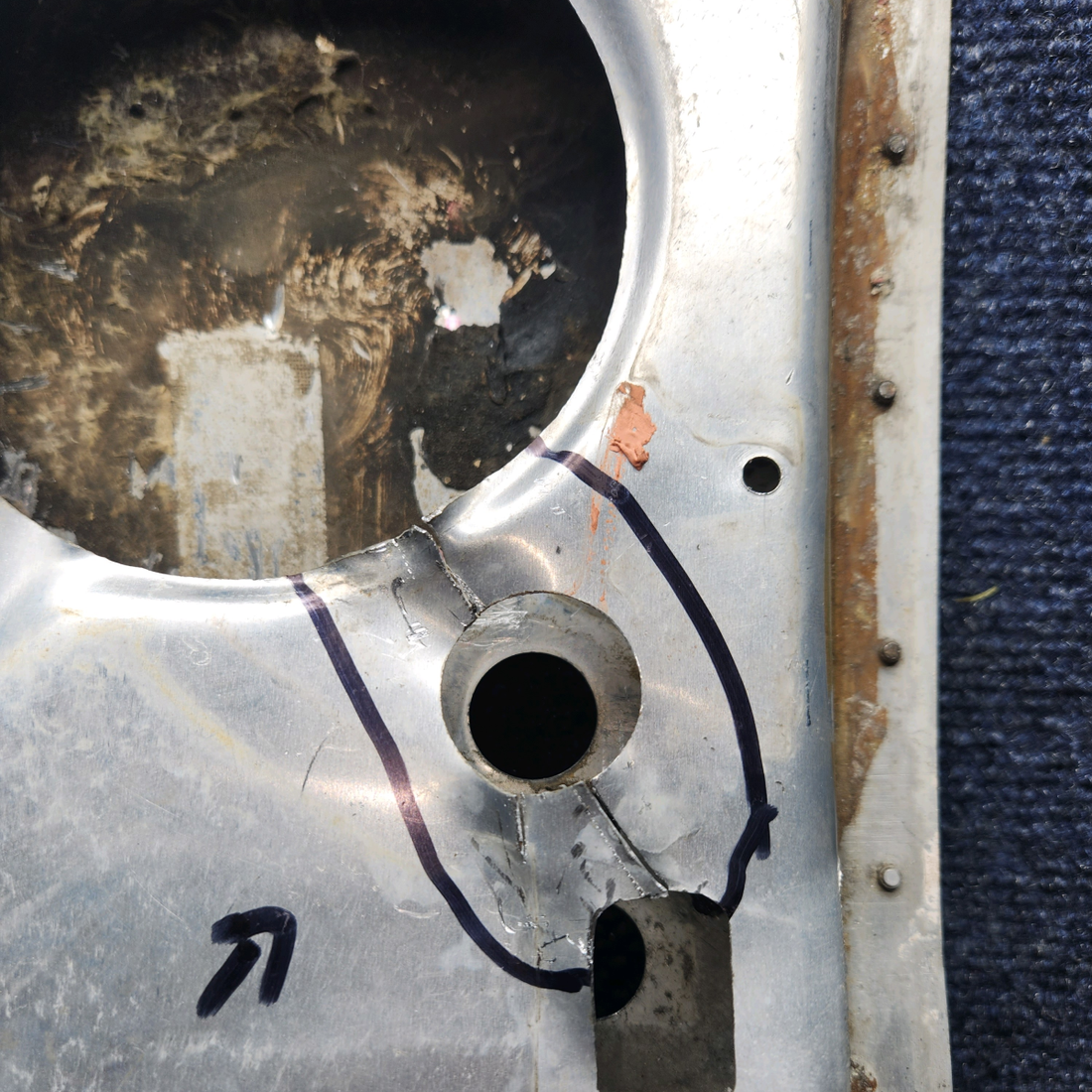 Used aircraft parts for sale, 0711101-33 Cessna 172F Baggage Door Structure