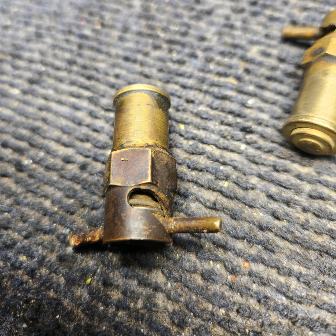 Used aircraft parts for sale, CCA-3400 Beechcraft 35-33 Fuel Drain Valve