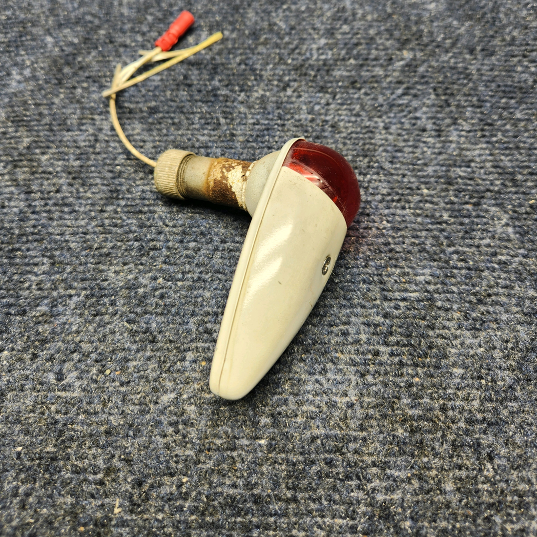Used aircraft parts for sale, C622001-0201 Cessna Year 1982 172RG NAVIGATION LIGHT ASSEMBLY RH W/ LENS (12V)